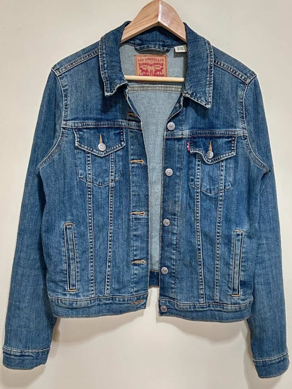 Levi's Classic Trucker Jean Jacket Blue Women’s Size L